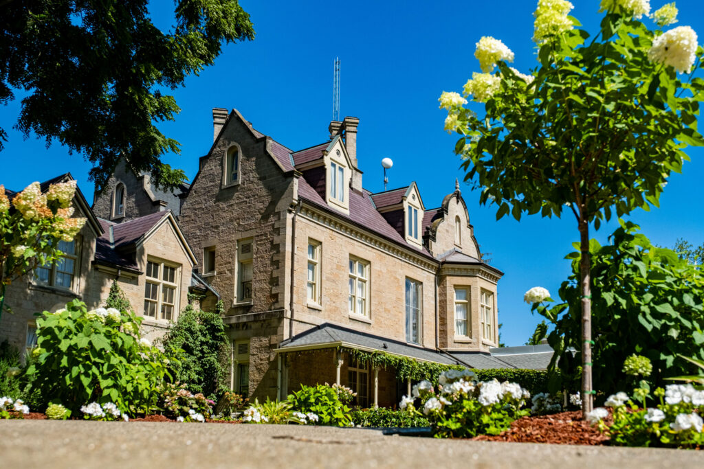 luxury private addiction rehab ontario